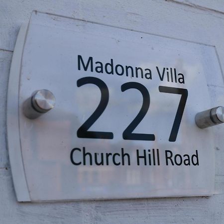 Madonna Villa Бірмінгем Екстер'єр фото